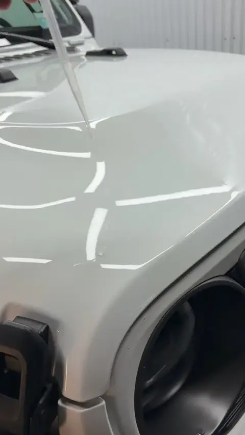 ציפוי קרמי על Jeep Wrangler מתוך סרטון הסדנה